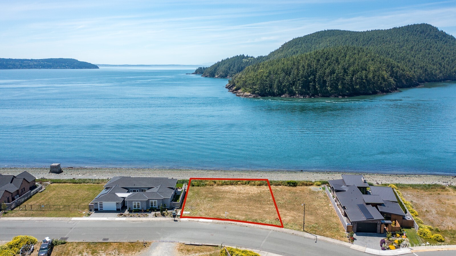 2207 Skyline Way Property Photo 8