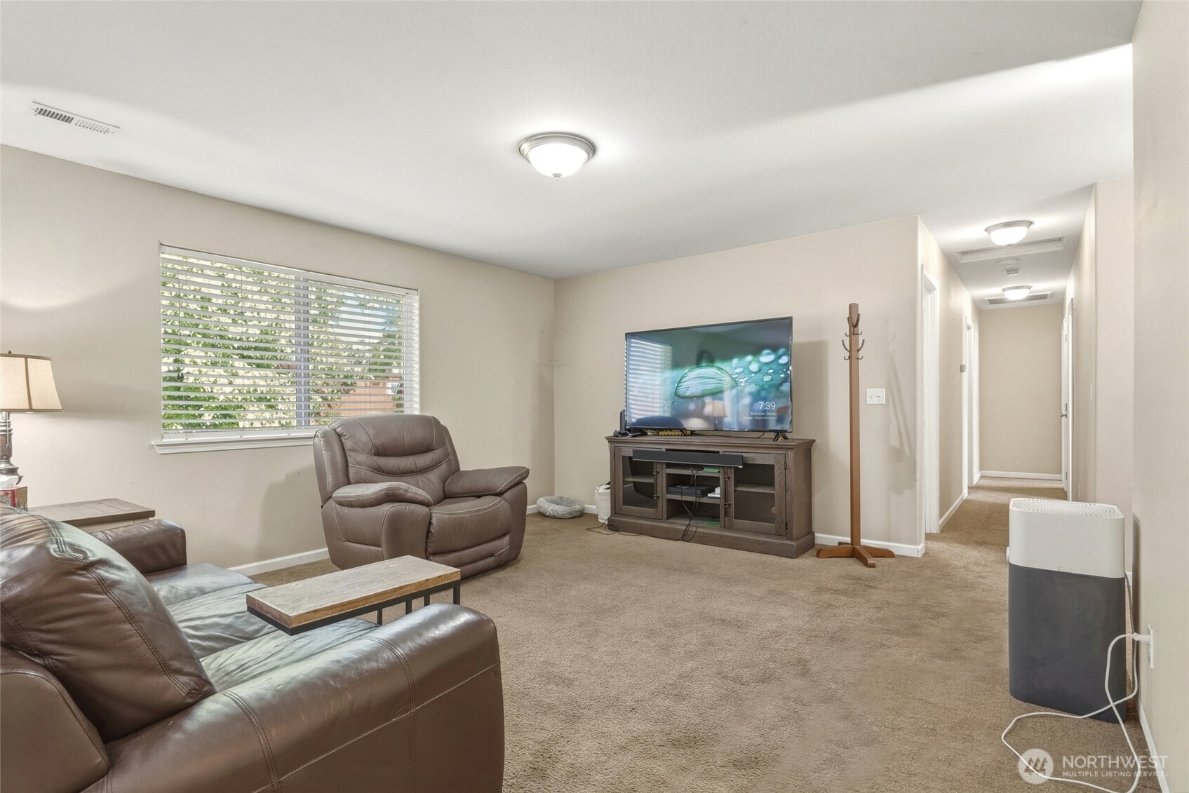 390 Austin Street Property Photo 4