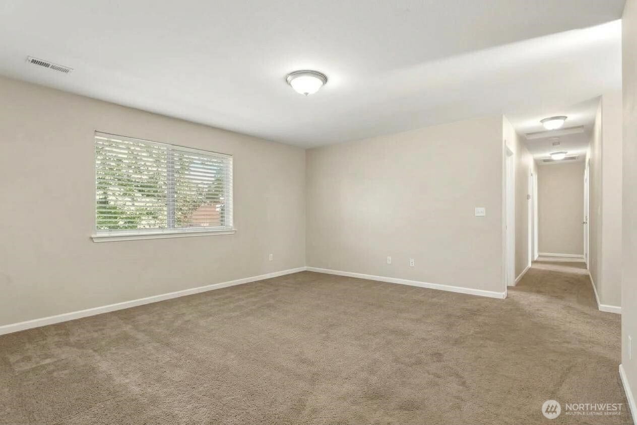 390 Austin Street Property Photo 5