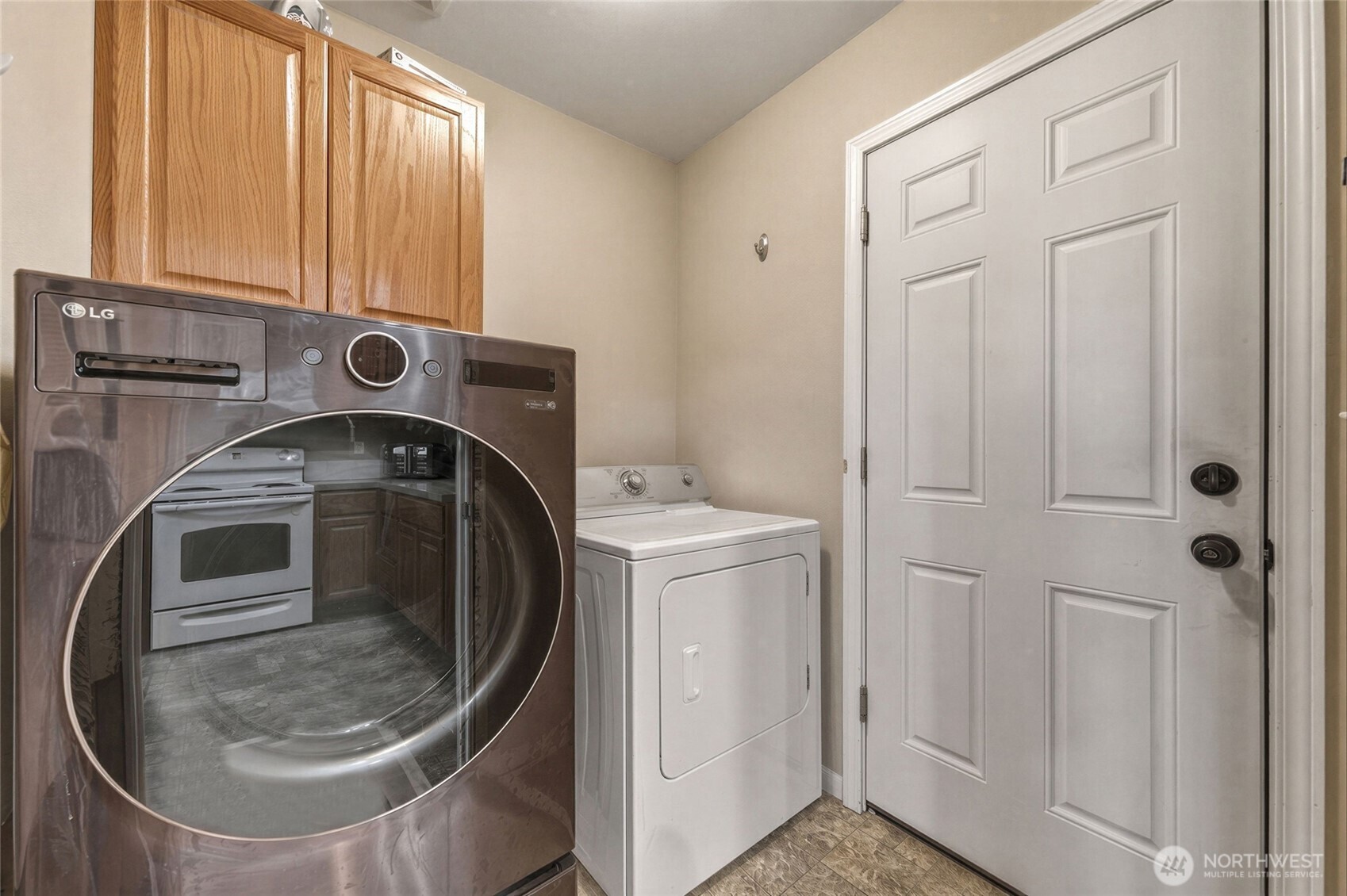 390 Austin Street Property Photo 11