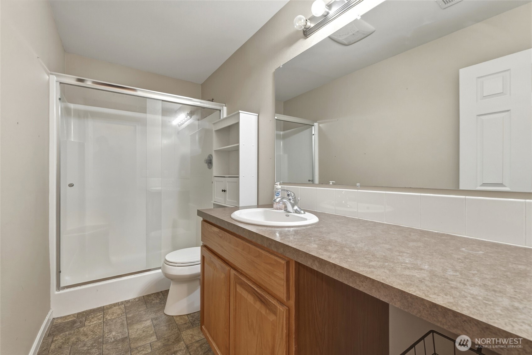 390 Austin Street Property Photo 13