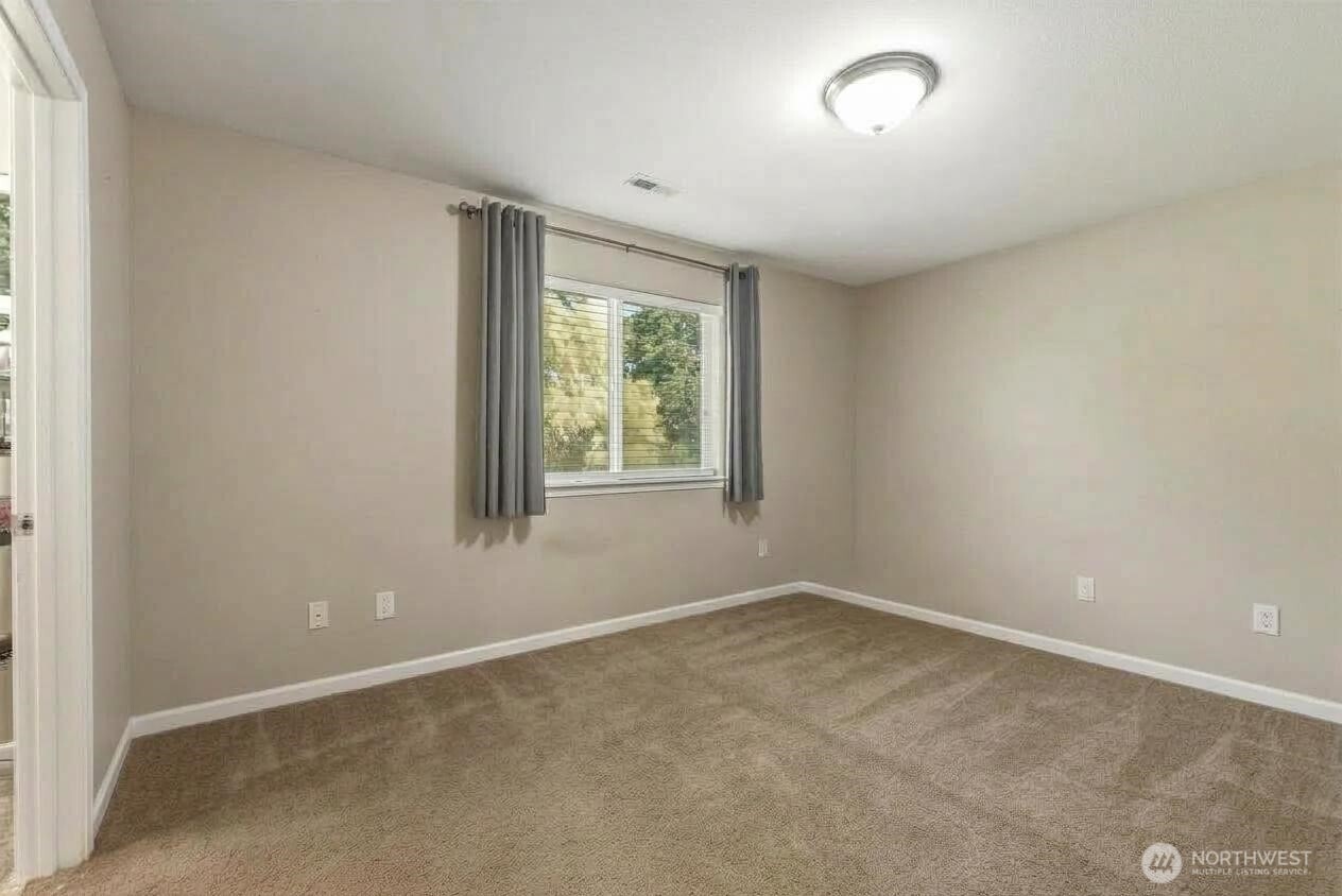 390 Austin Street Property Photo 16