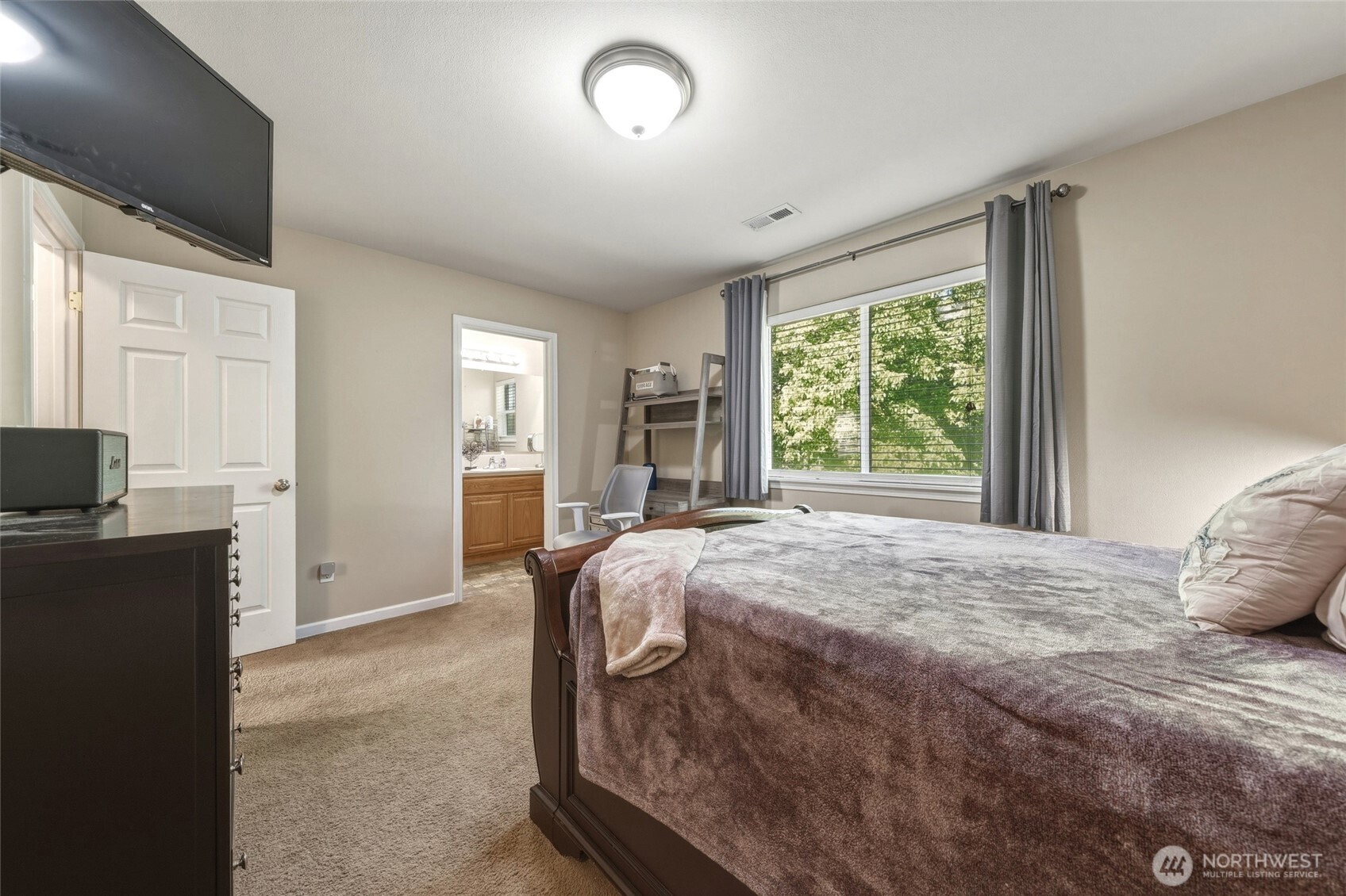 390 Austin Street Property Photo 17