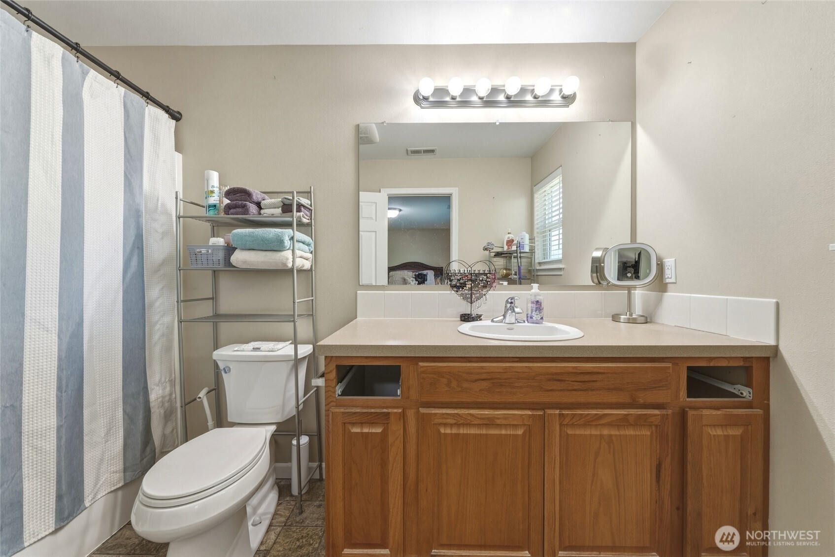 390 Austin Street Property Photo 19
