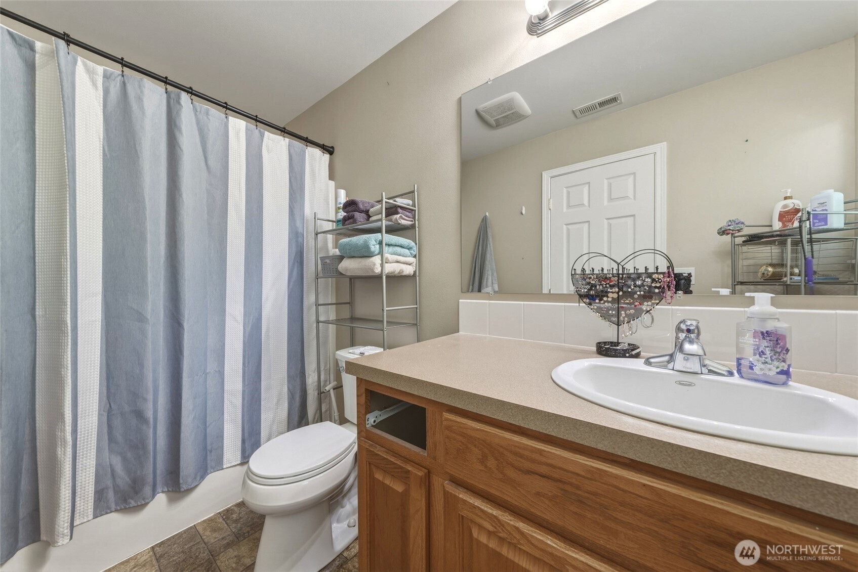 390 Austin Street Property Photo 20