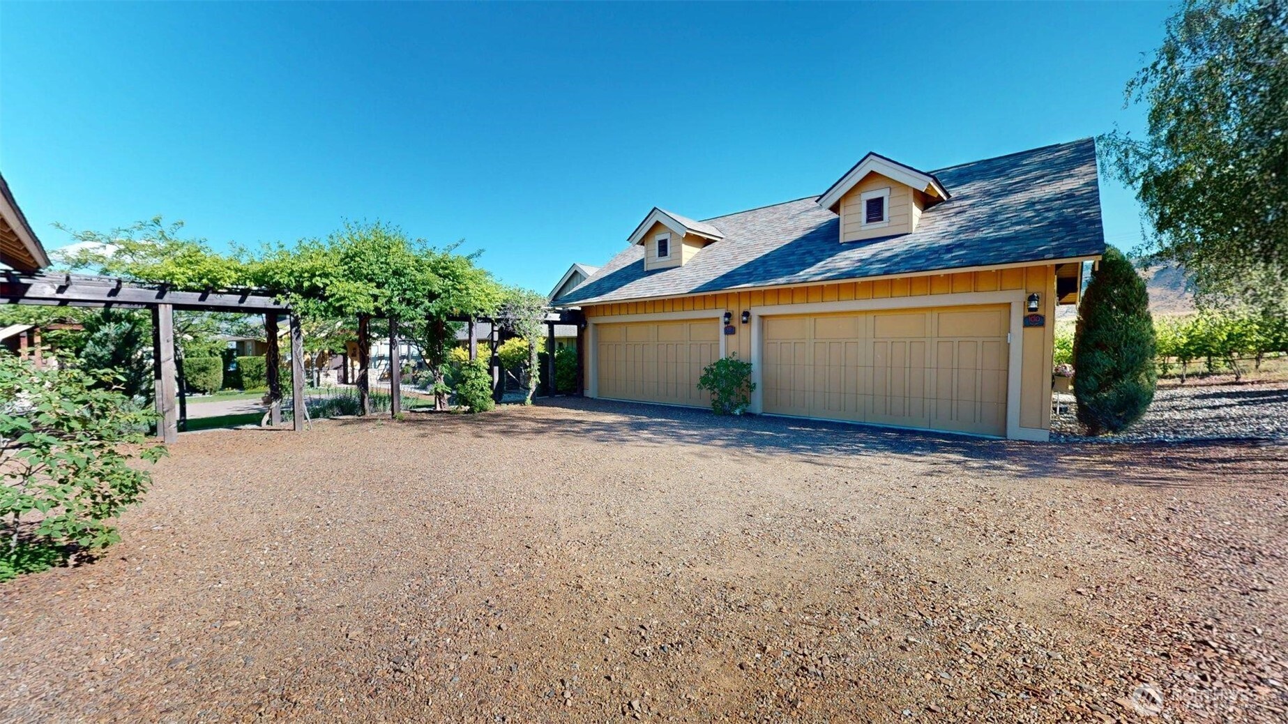 102 Village Way Property Photo 2