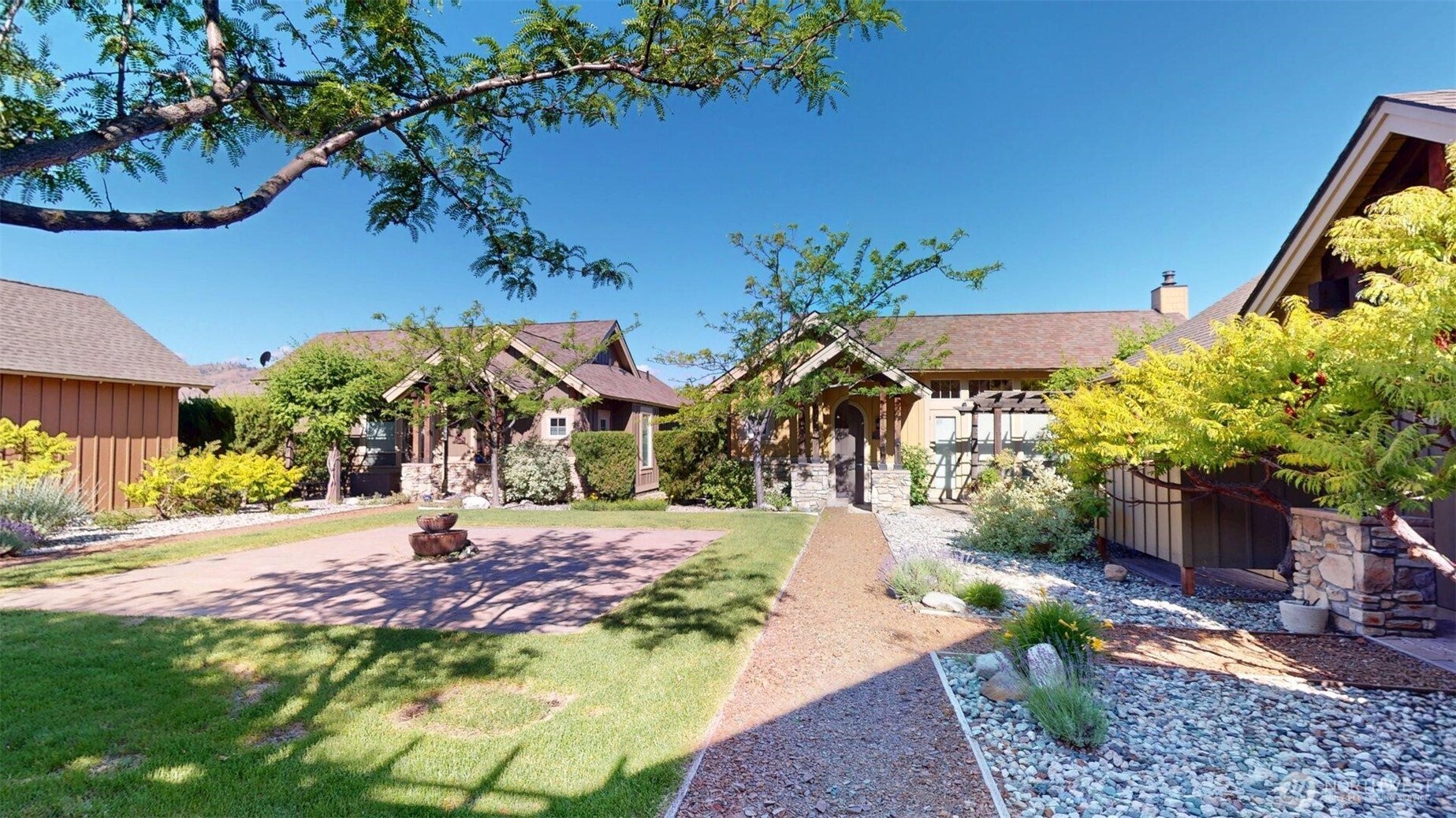 102 Village Way Property Photo 3