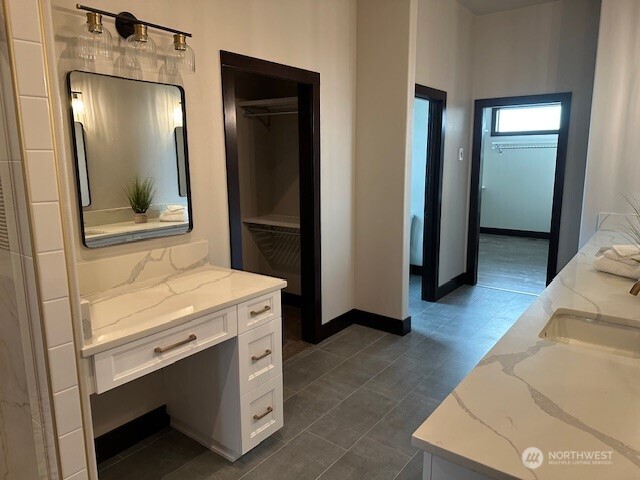 949 N Newport Loop Property Photo 19