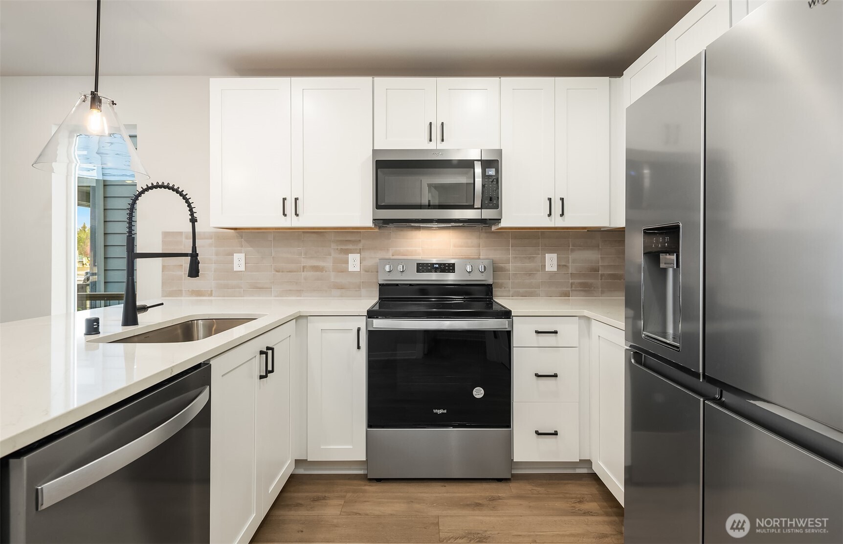 16033 23rd Avenue Property Photo 4
