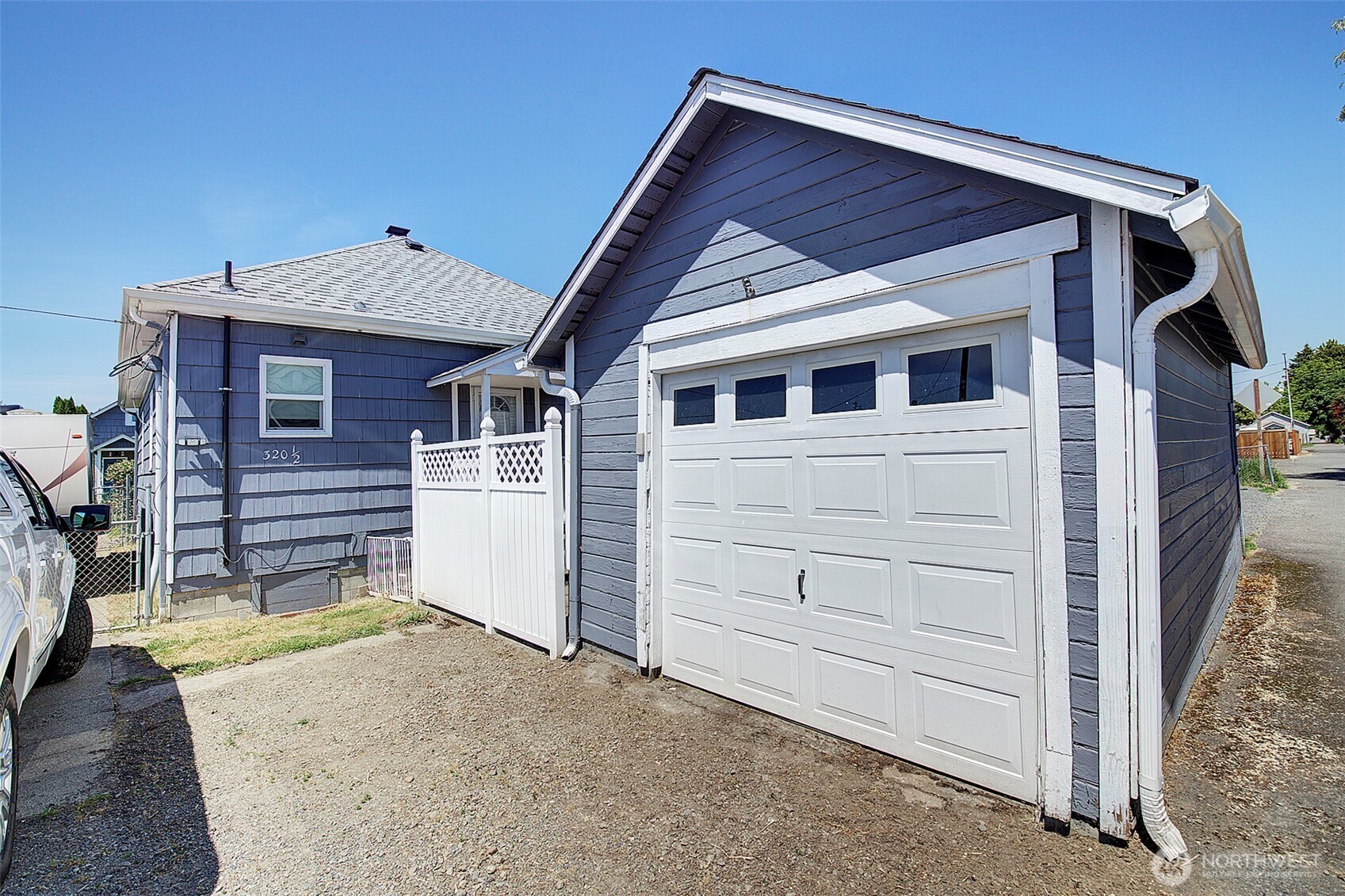320 Williams Avenue Property Photo 2