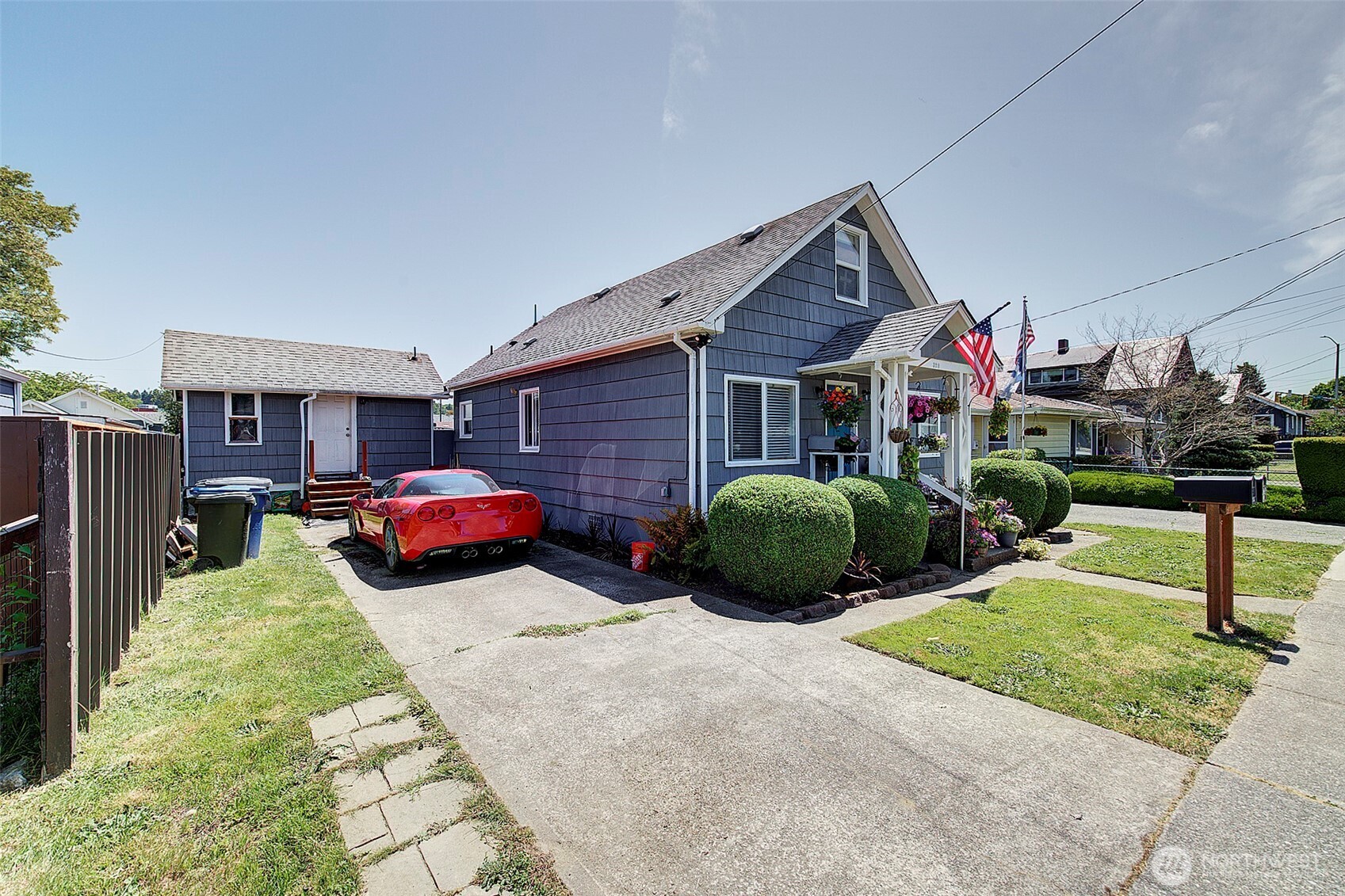 320 Williams Avenue Property Photo 4