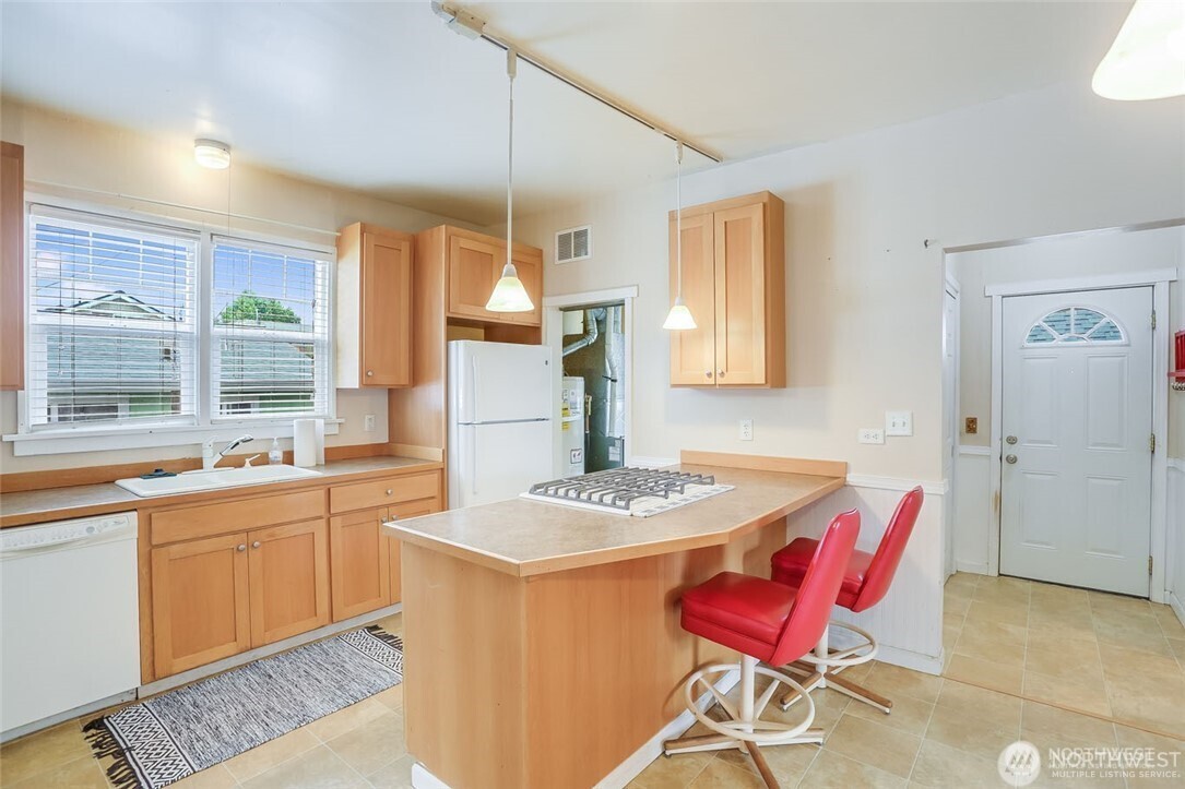 320 Williams Avenue Property Photo 25