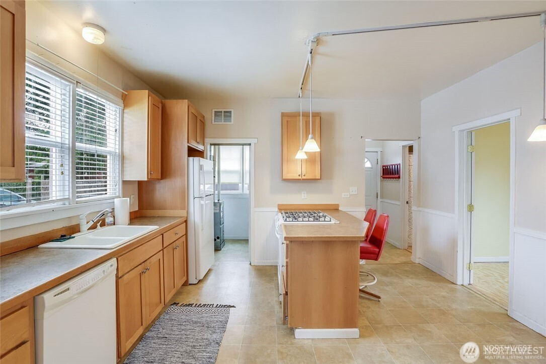 320 Williams Avenue Property Photo 26