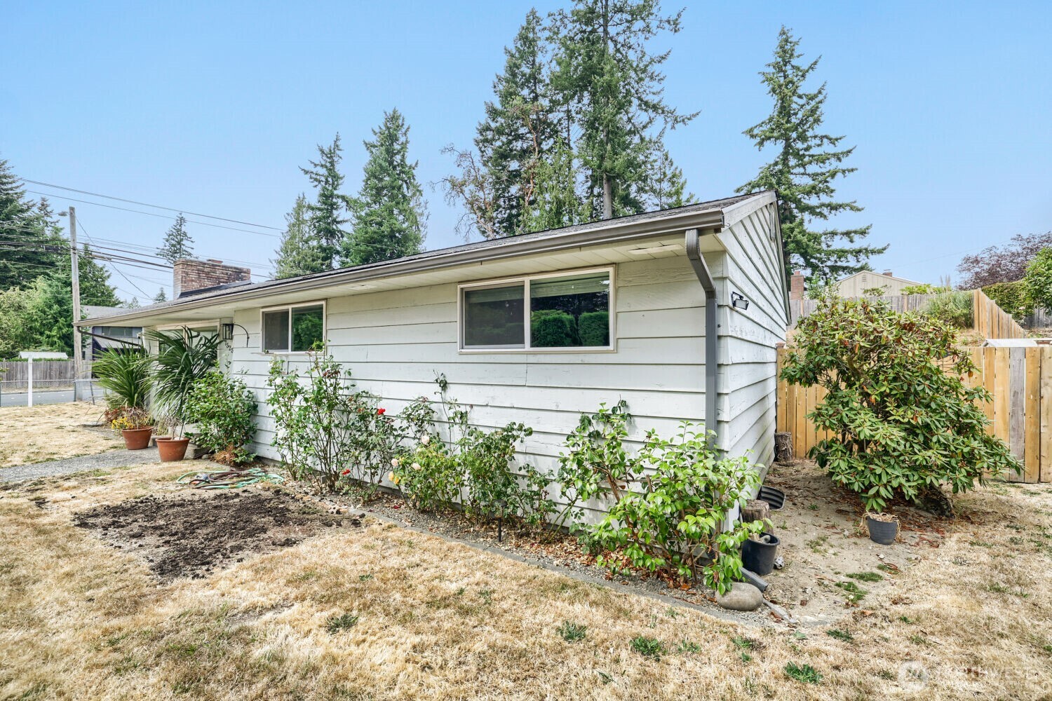 7525 200th St Sw Property Photo 4