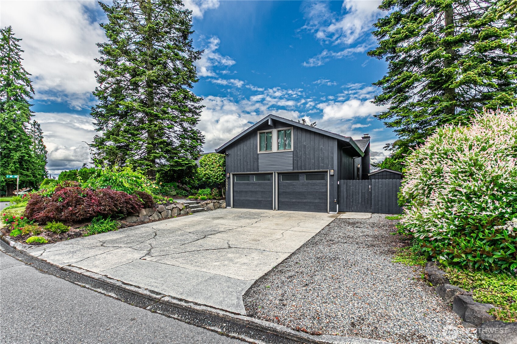 29902 2nd Place Property Photo 2