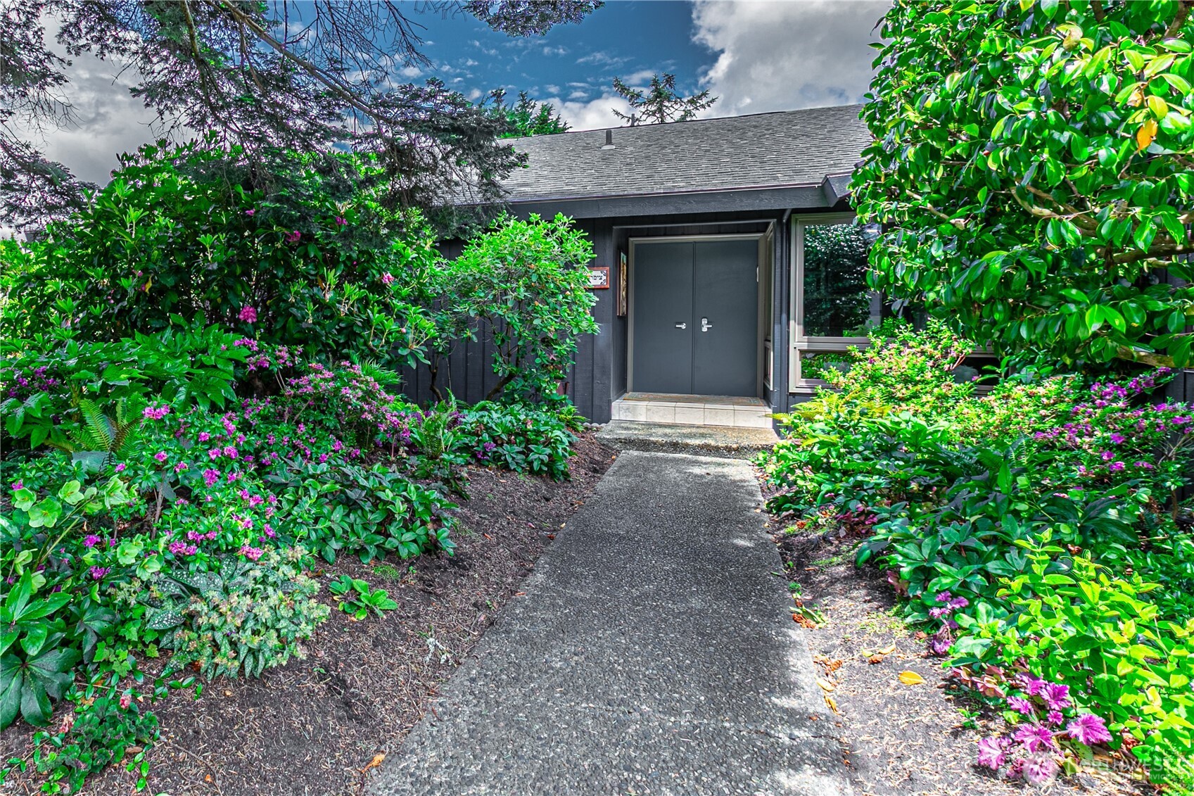 29902 2nd Place Property Photo 3