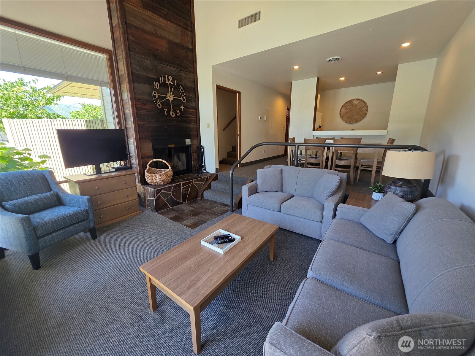 1 Nekquelekin 413-f Property Photo 4