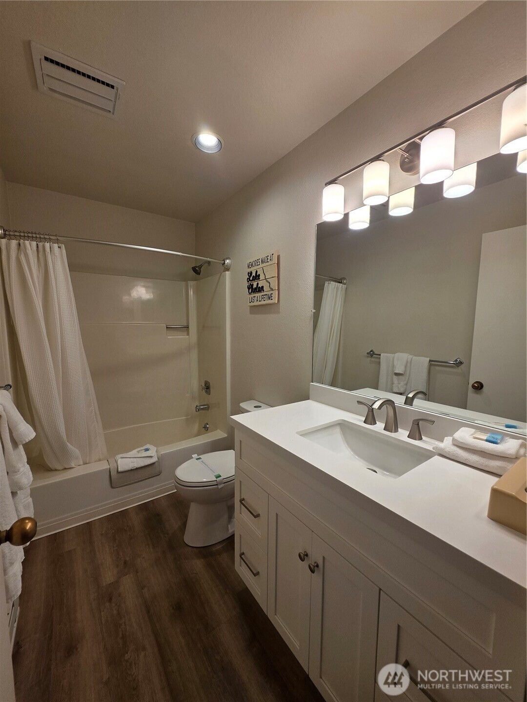 1 Nekquelekin 413-f Property Photo 9