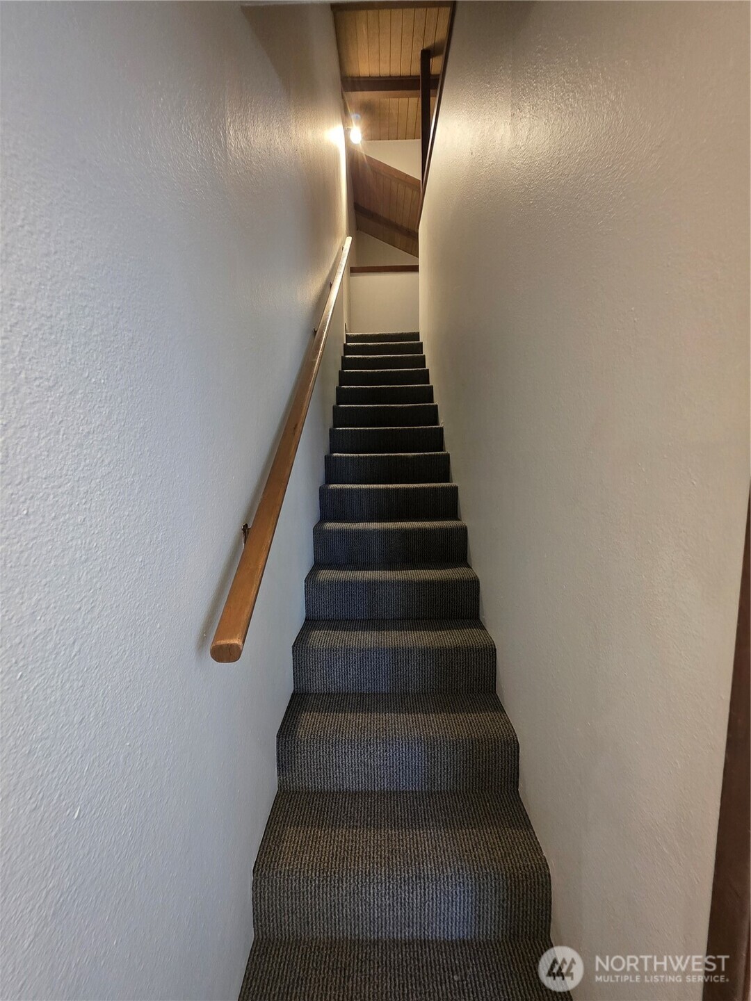1 Nekquelekin 413-f Property Photo 10