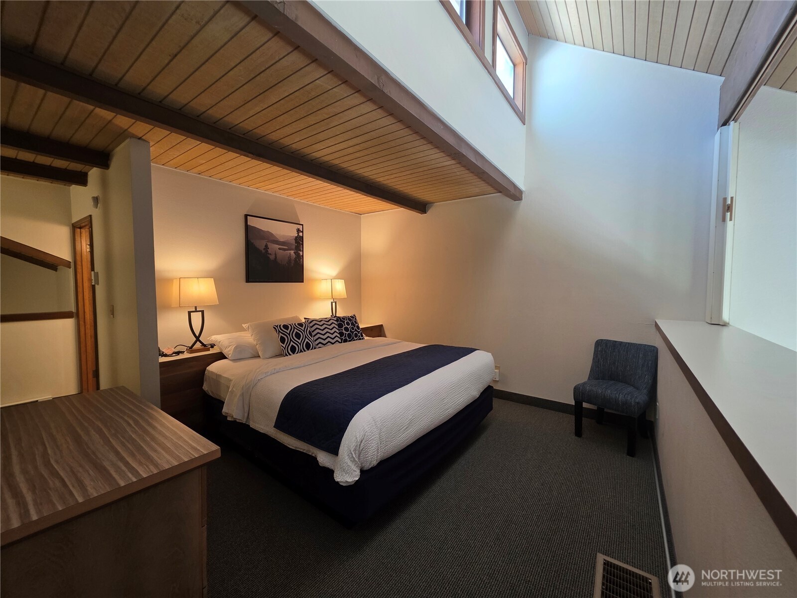 1 Nekquelekin 413-f Property Photo 11