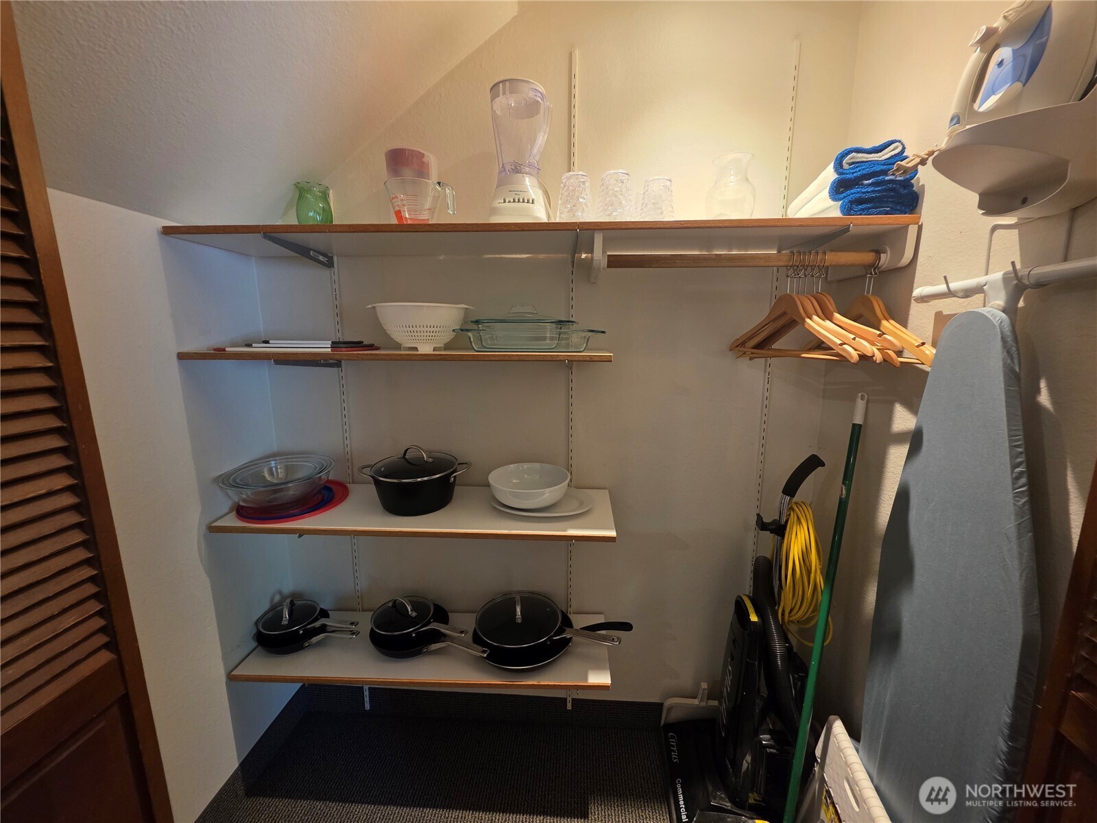 1 Nekquelekin 413-f Property Photo 14