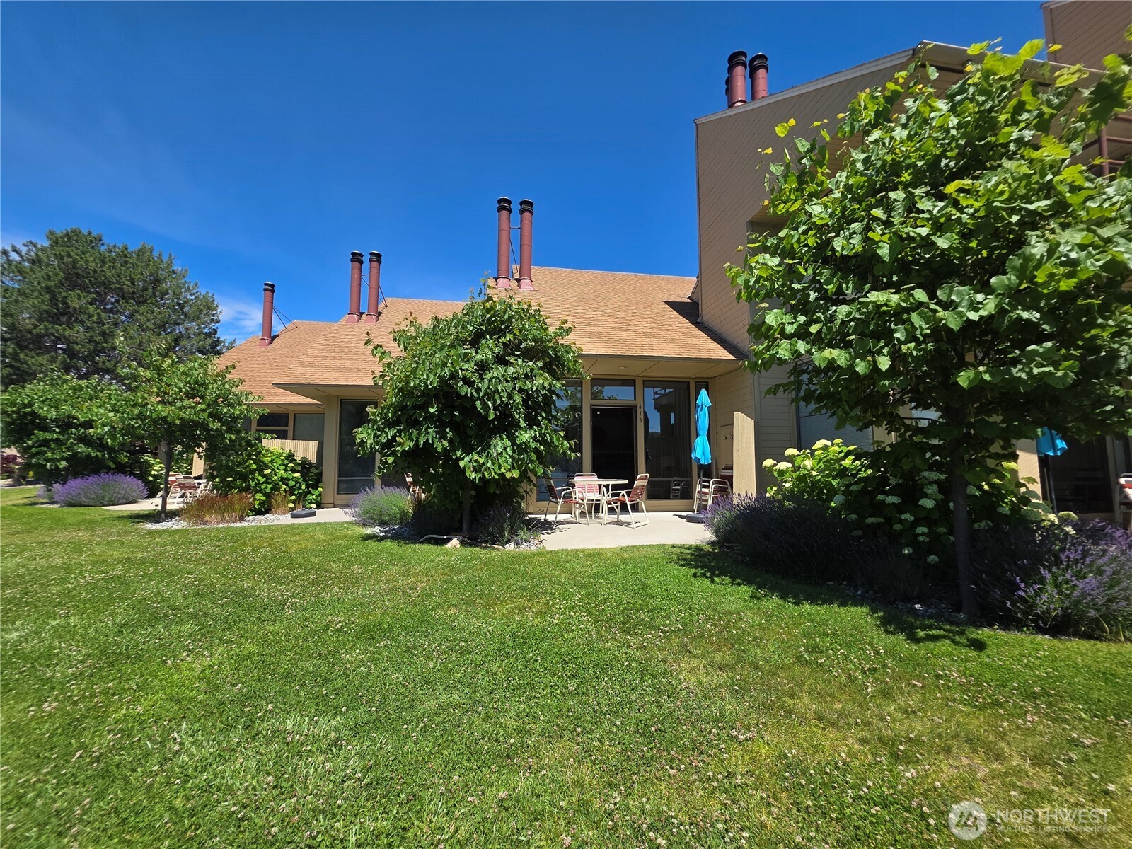 1 Nekquelekin 413-f Property Photo 15