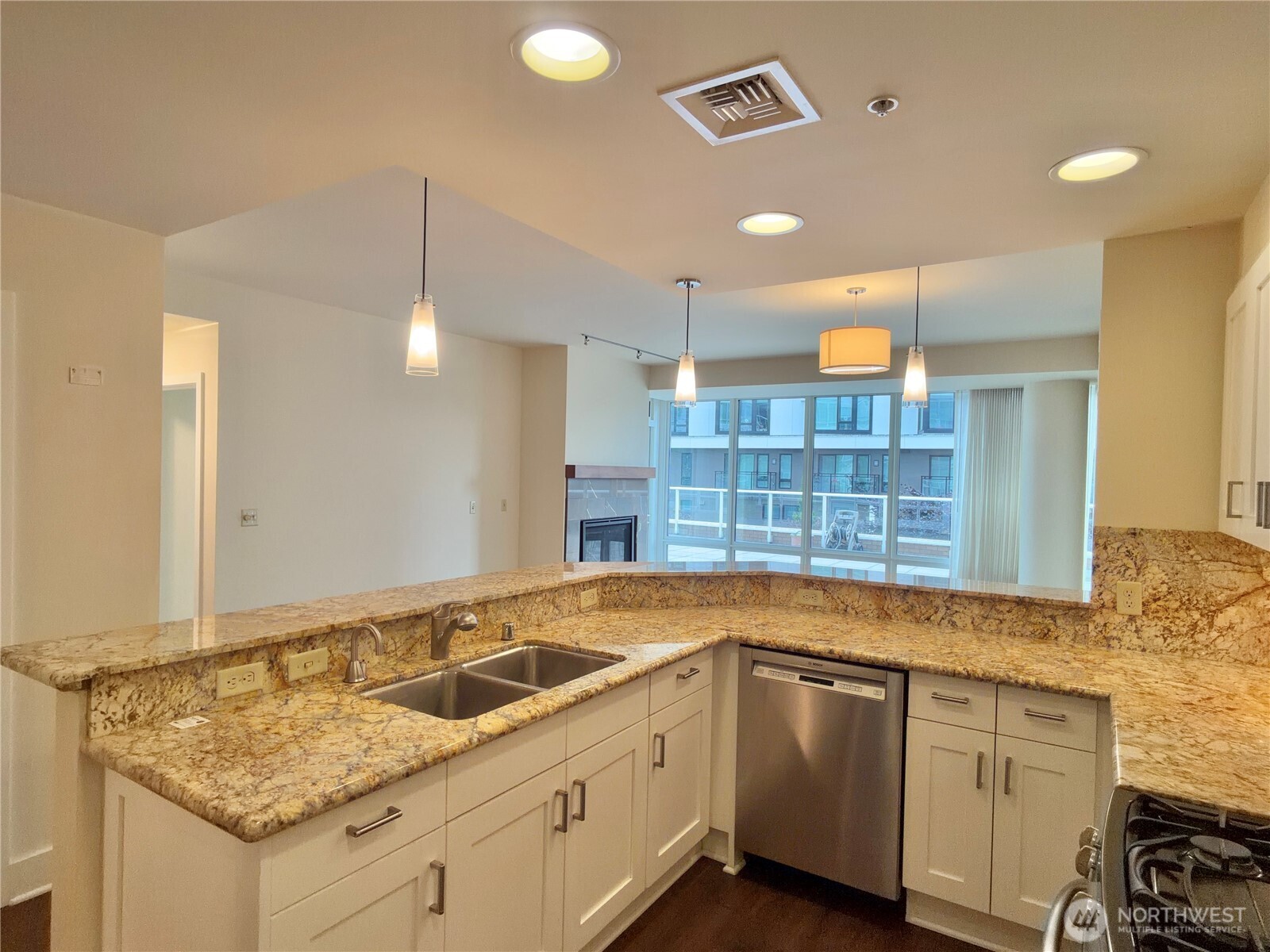 320 Washington Avenue 104 Property Photo 34