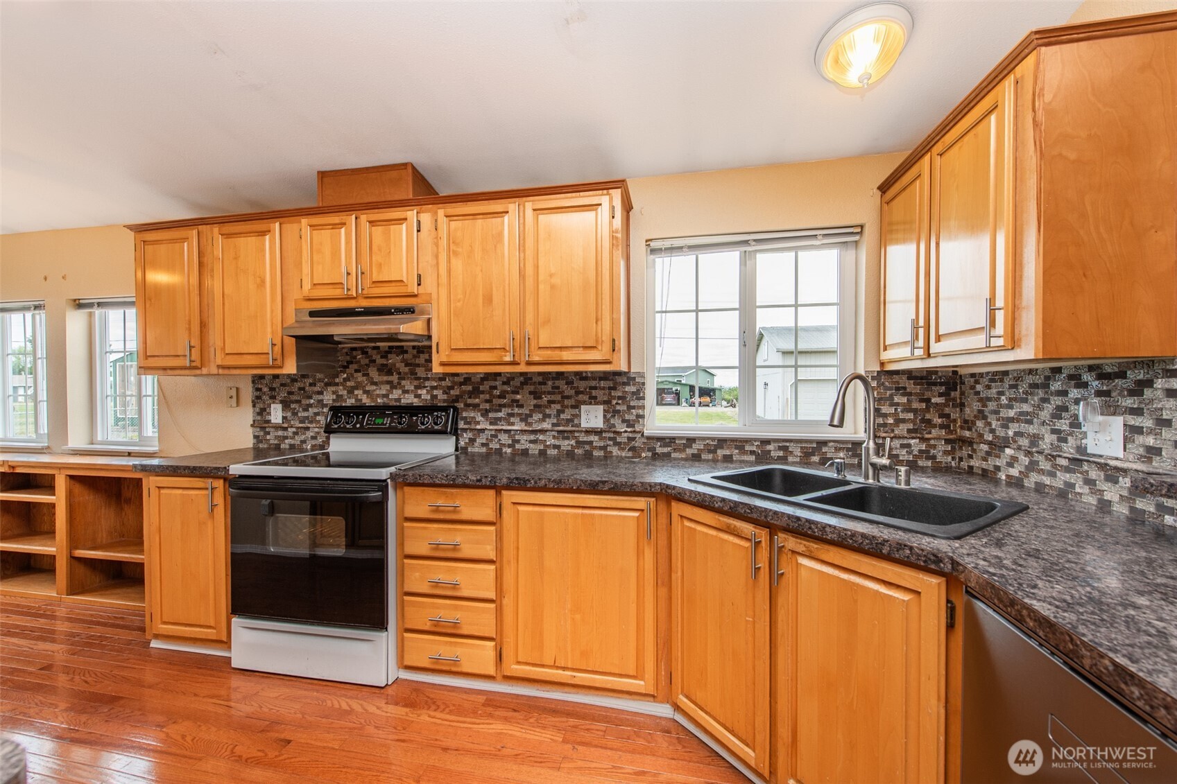 63 E Nelson Road Property Photo 11