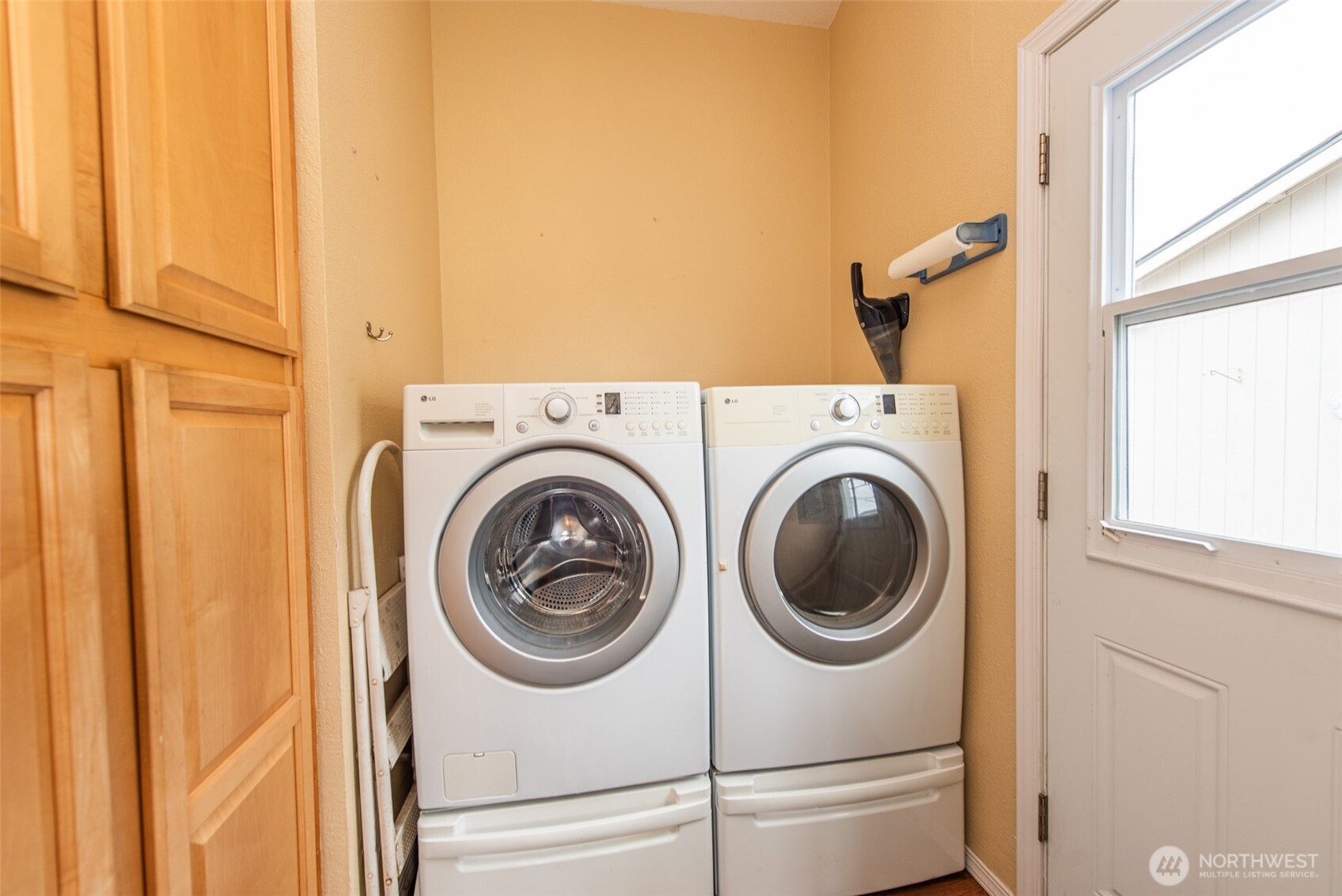 63 E Nelson Road Property Photo 13