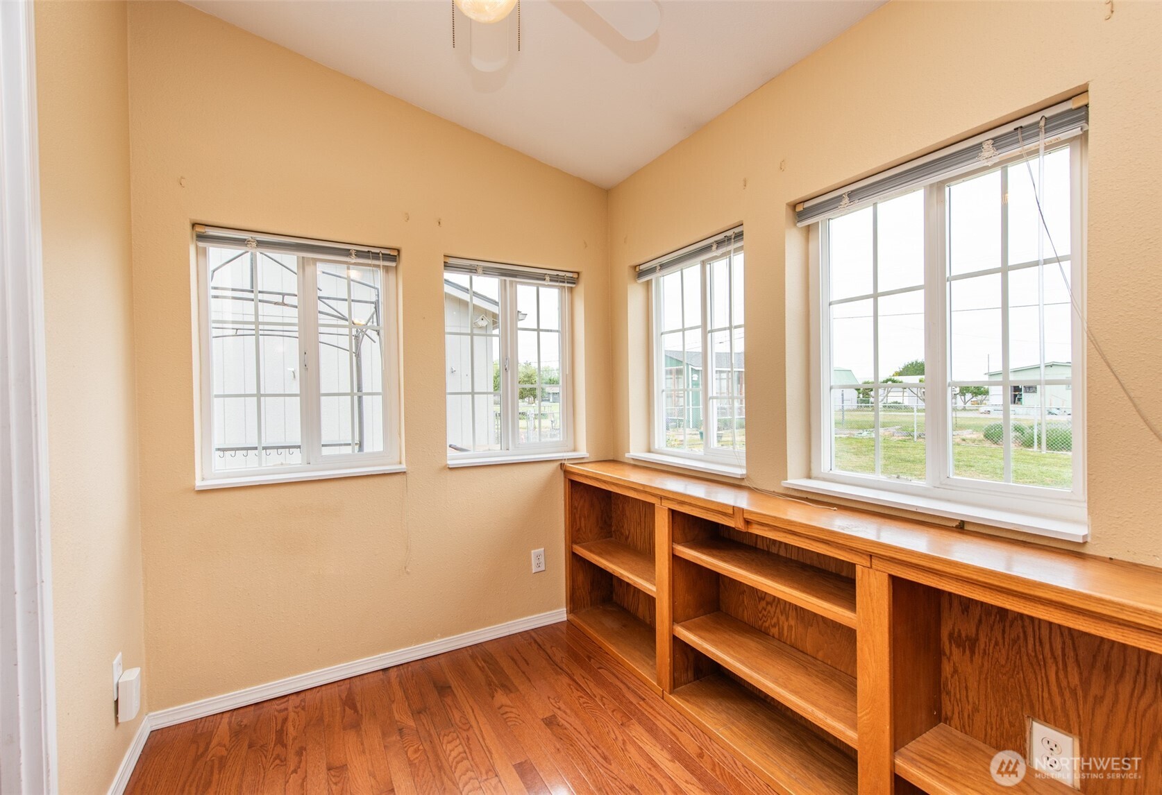 63 E Nelson Road Property Photo 14