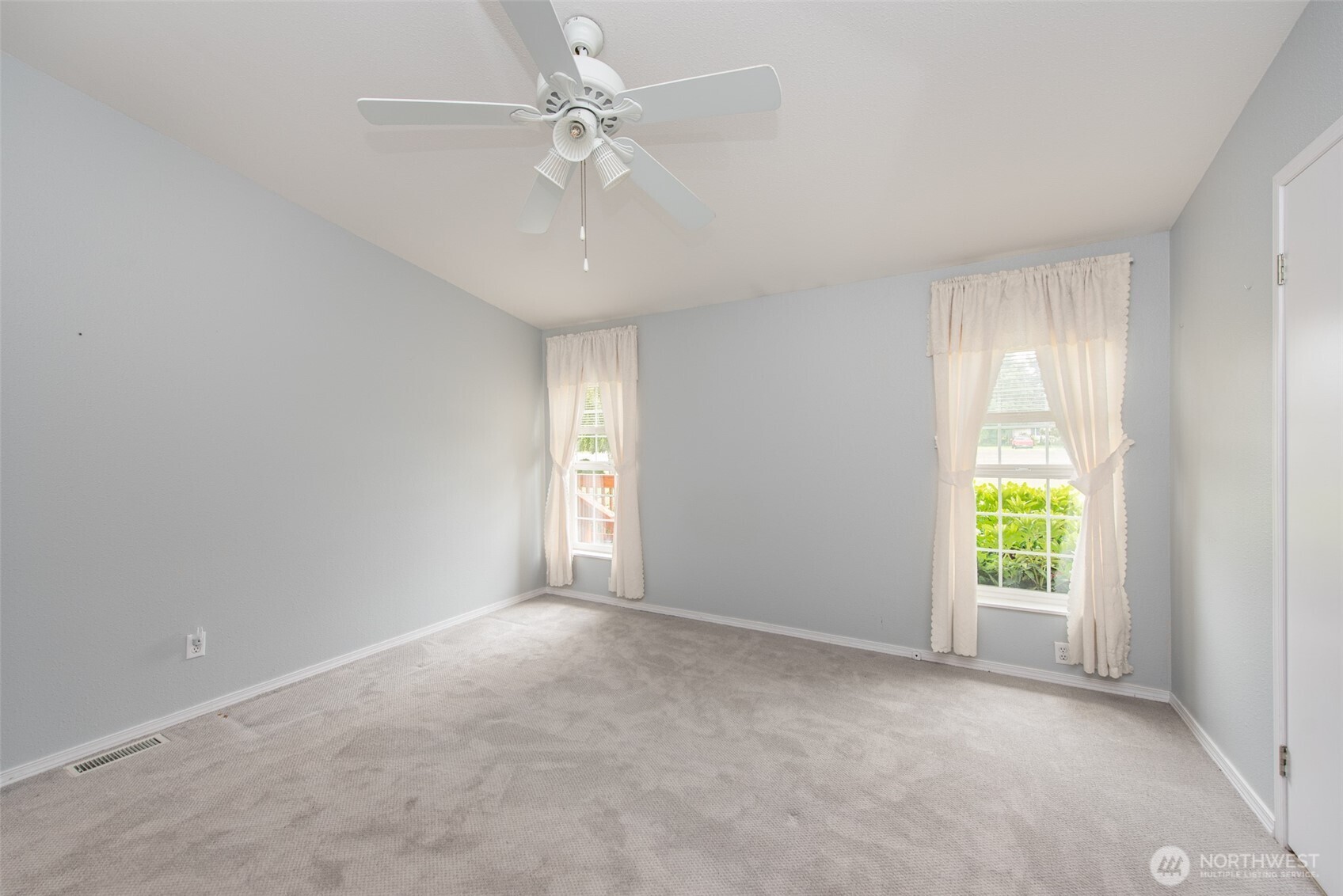 63 E Nelson Road Property Photo 17