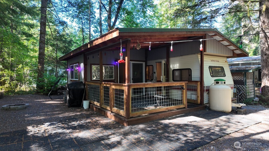 131 Drial Loop Property Photo 1