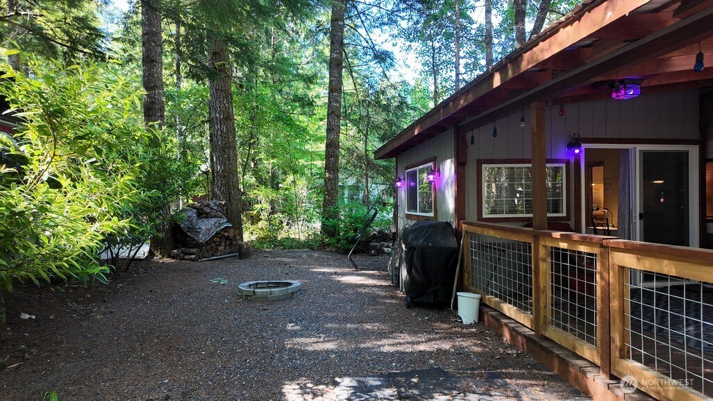 131 Drial Loop Property Photo 2