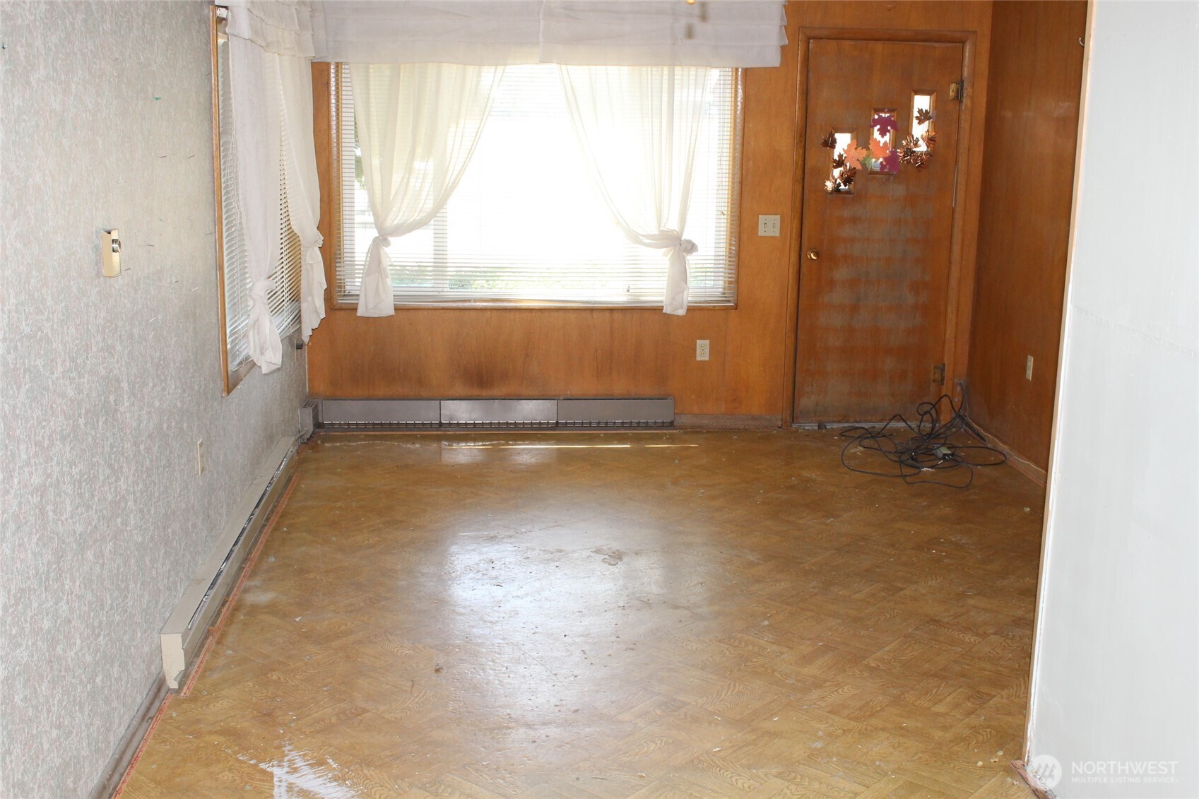 250 W May Avenue Property Photo 2
