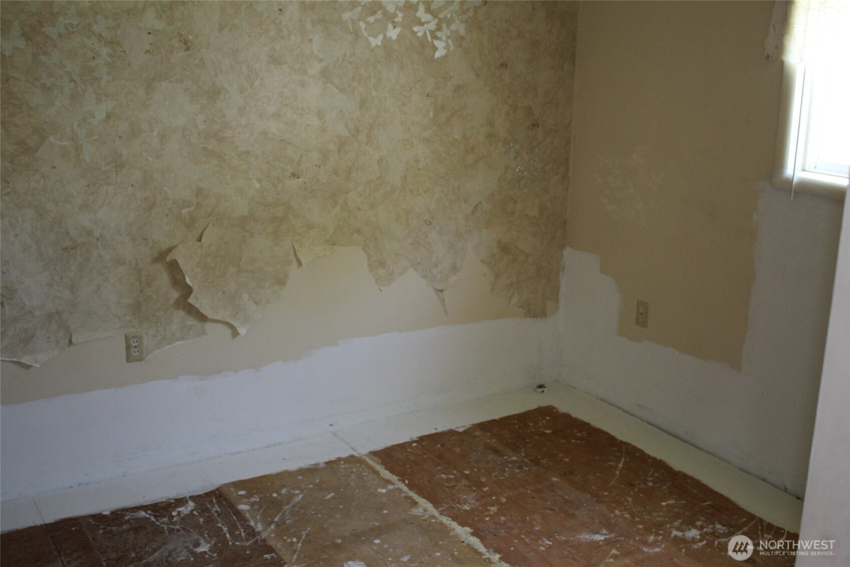 250 W May Avenue Property Photo 4
