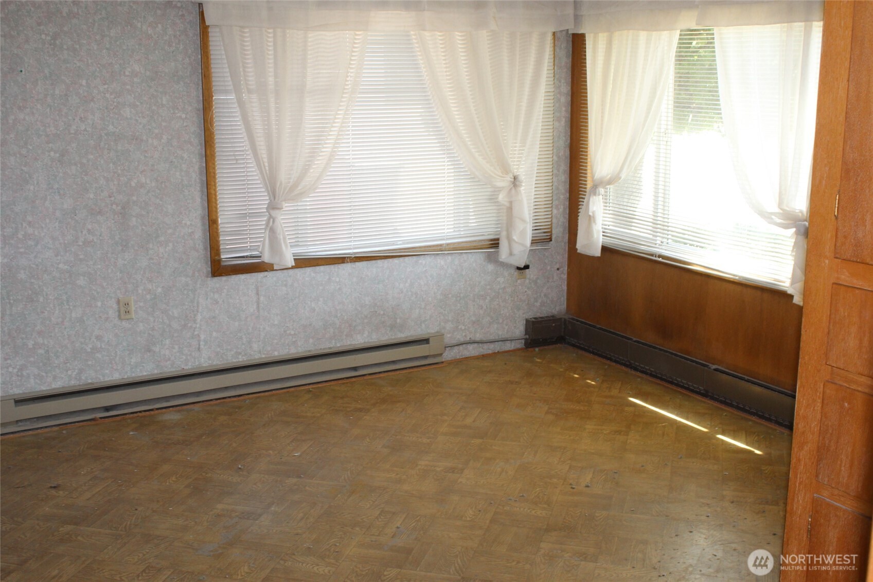 250 W May Avenue Property Photo 7