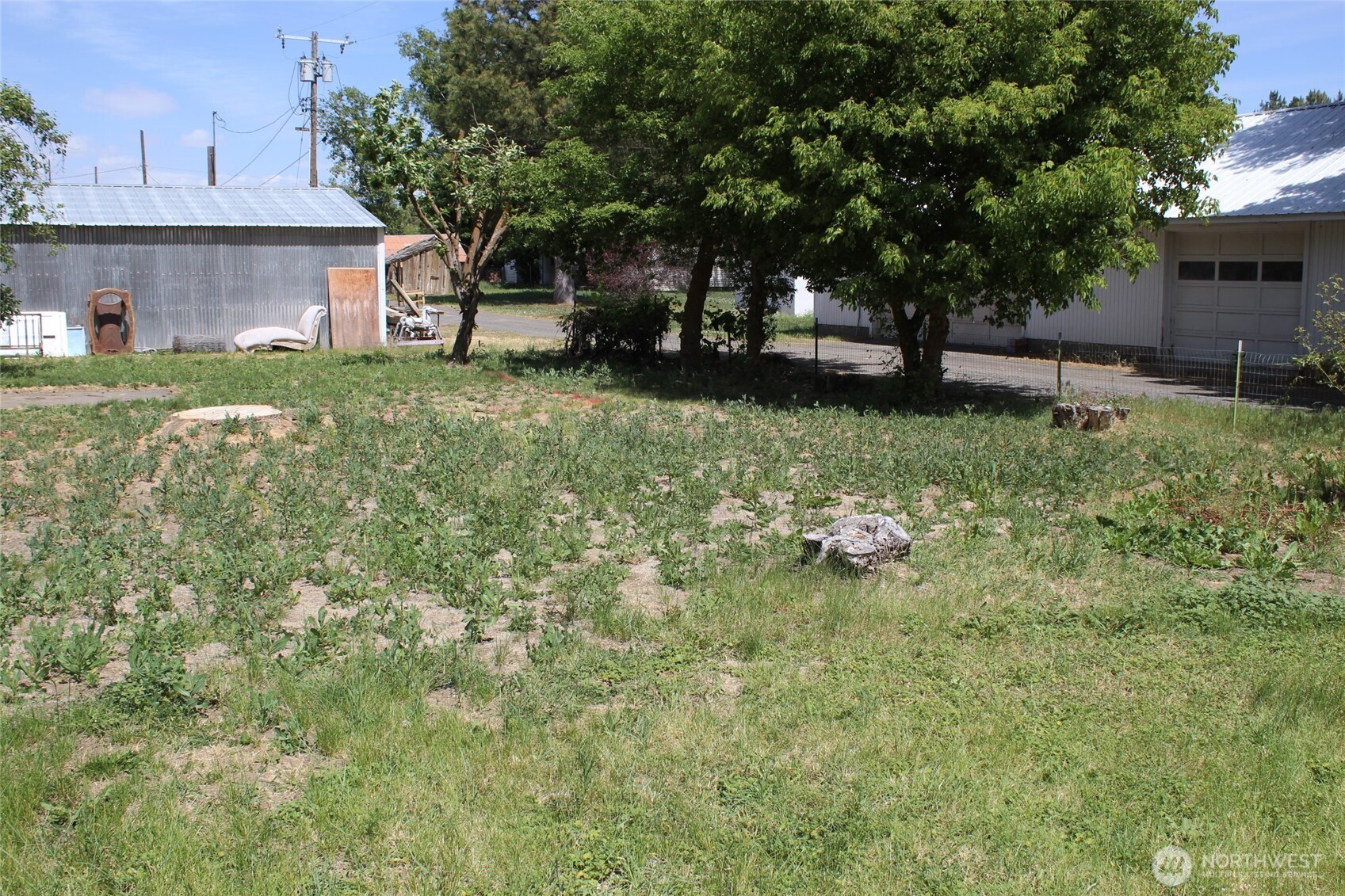 250 W May Avenue Property Photo 11