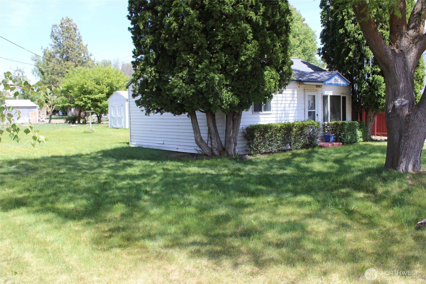 250 W May Avenue Property Photo 14