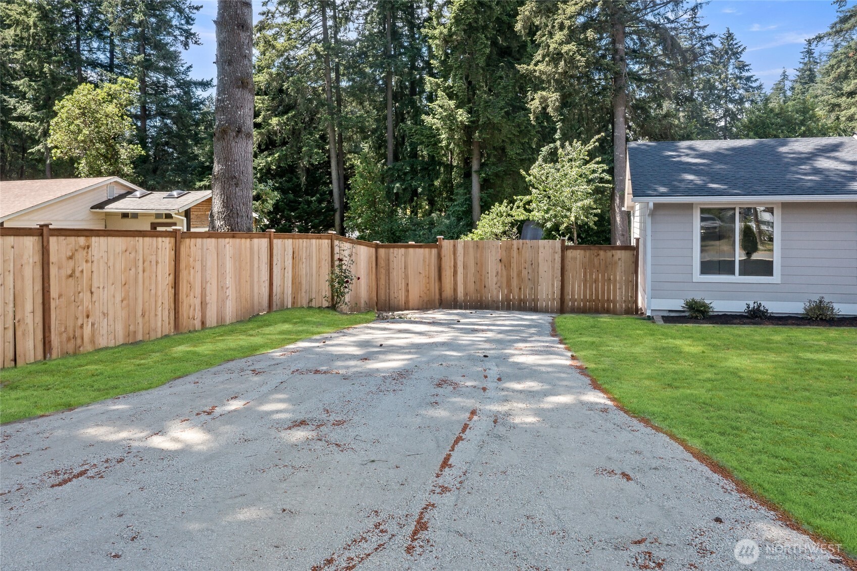 13904 97th Avenue Property Photo 3