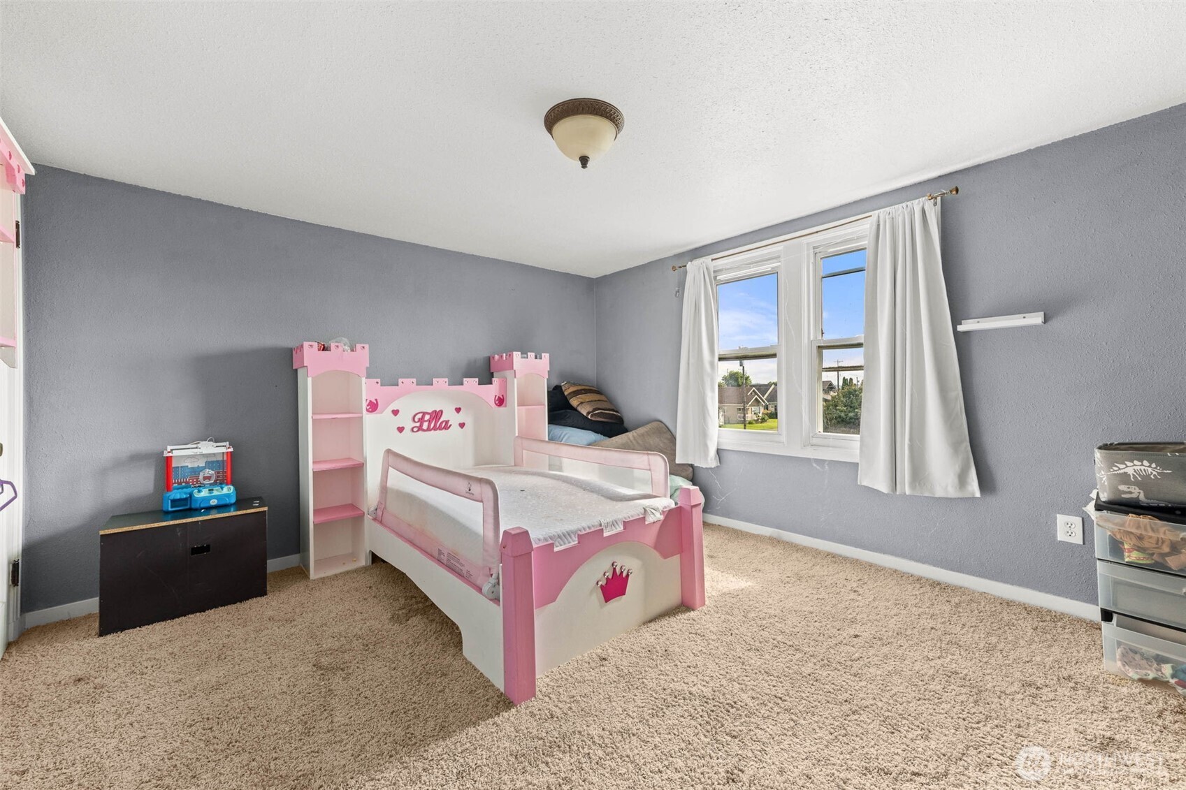 422 W 3rd Street Property Photo 19