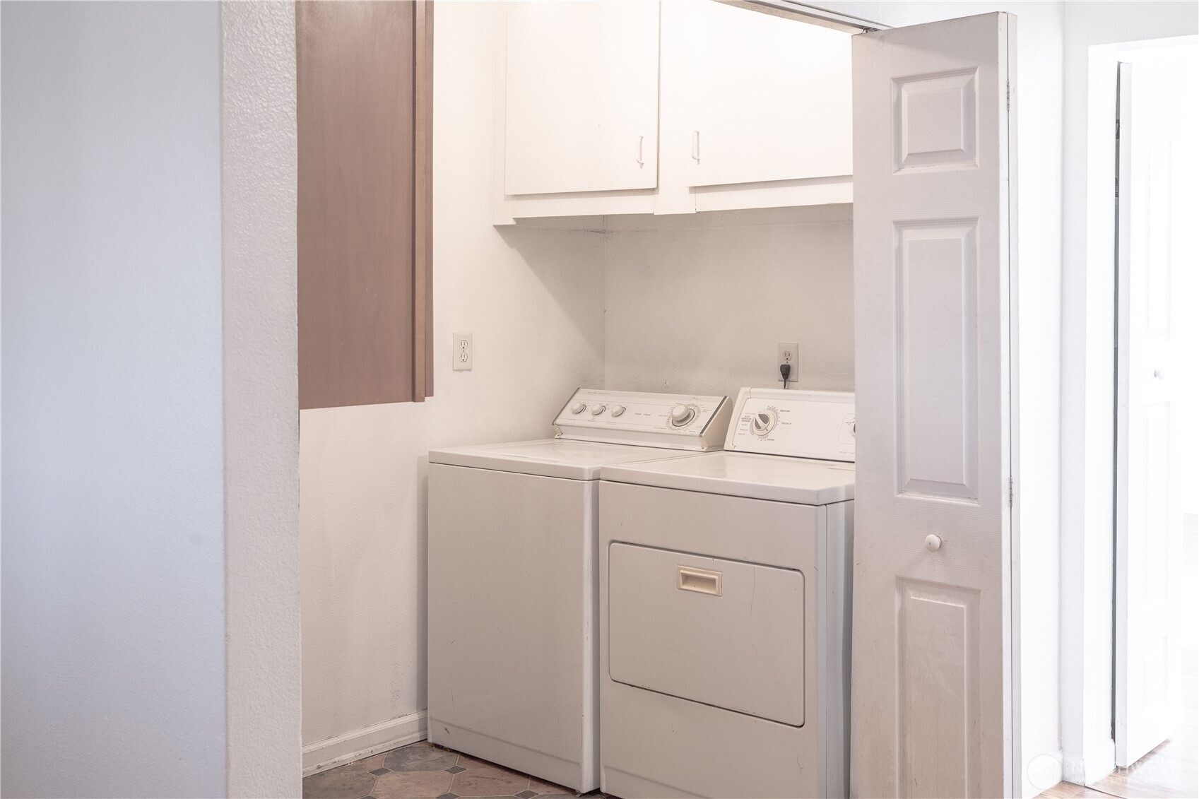 112 W Loop Drive Property Photo 8