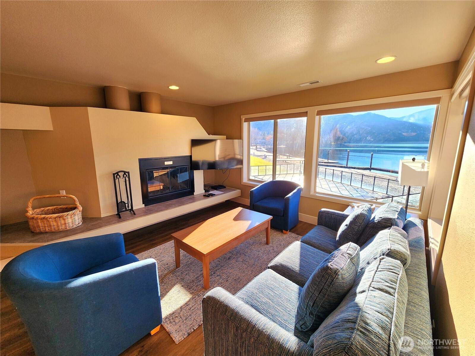 1 Lakeside 706-g Property Photo 6