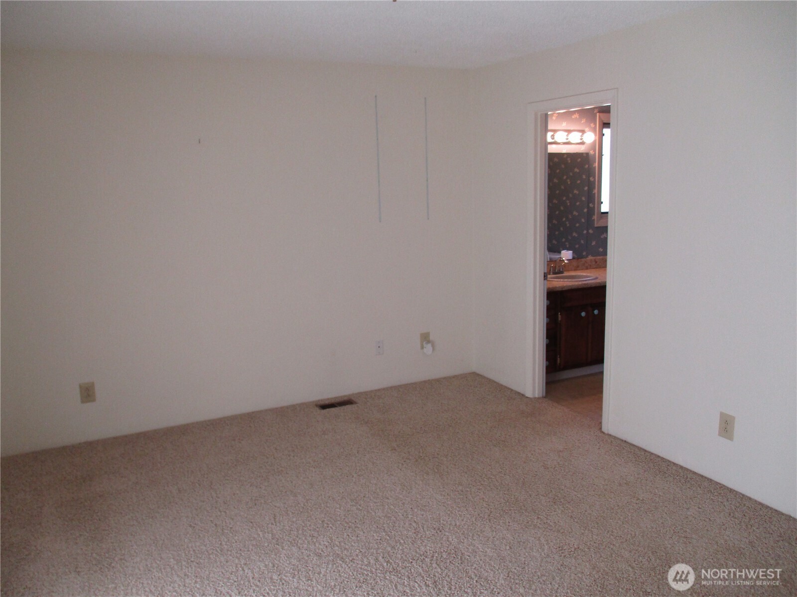 2499 Cottonwood Road Property Photo 13