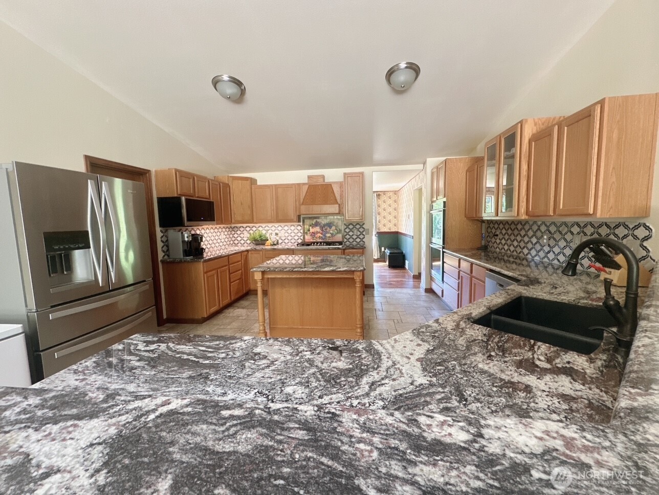 8205 Hide A Way Lane Property Photo 2