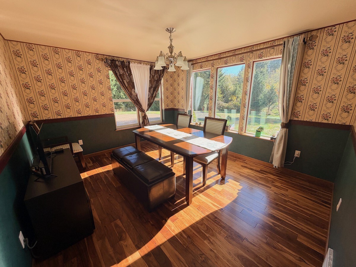 8205 Hide A Way Lane Property Photo 4