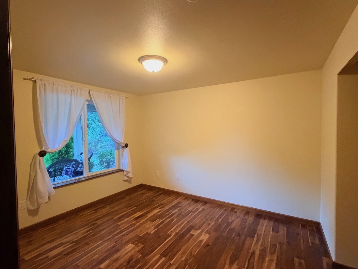 8205 Hide A Way Lane Property Photo 12