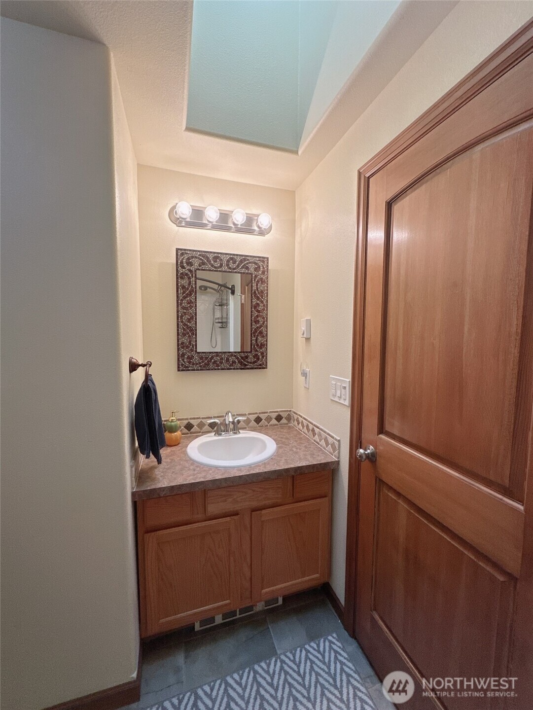8205 Hide A Way Lane Property Photo 15