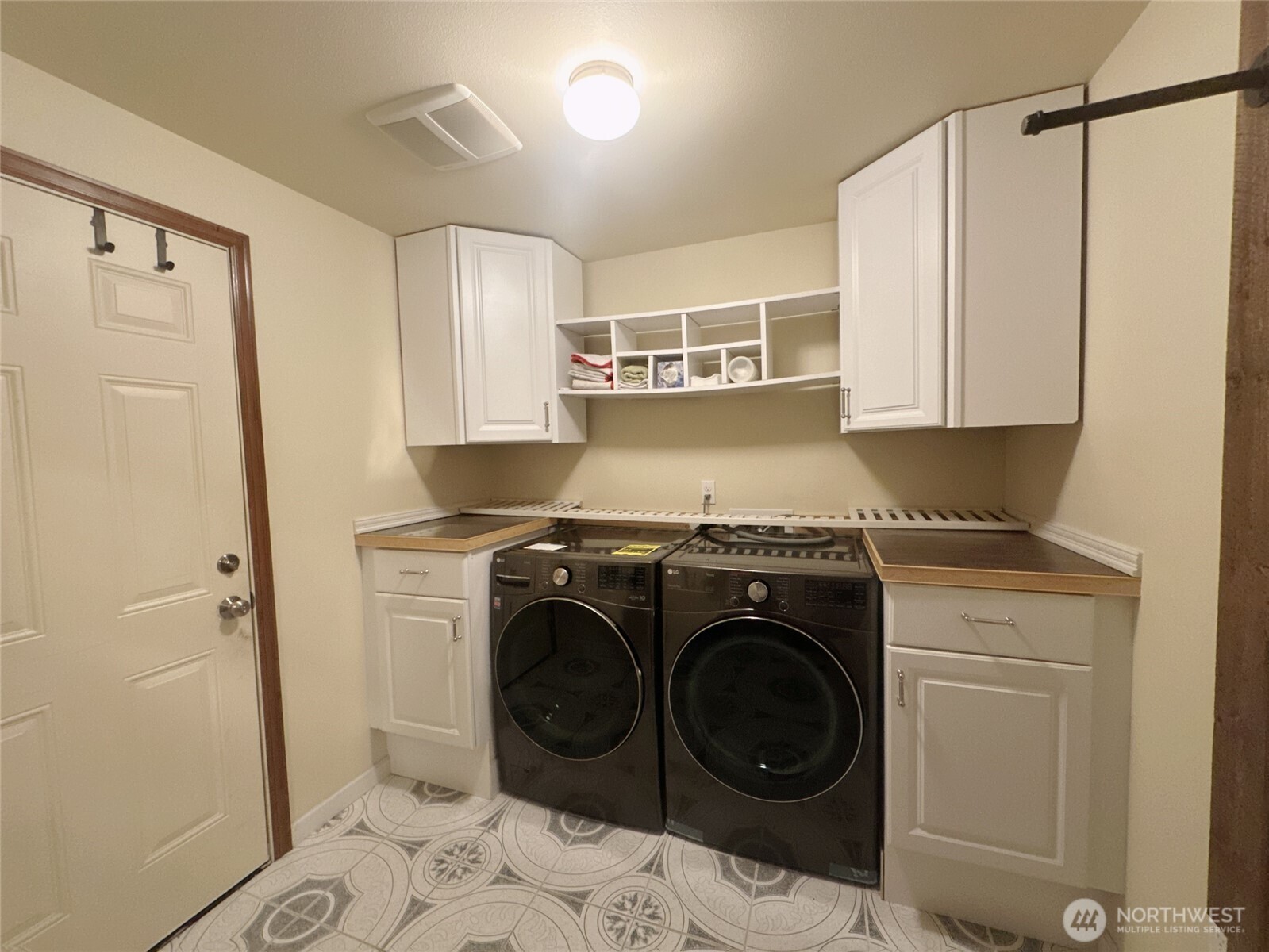 8205 Hide A Way Lane Property Photo 21