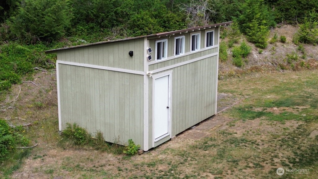 8205 Hide A Way Lane Property Photo 23