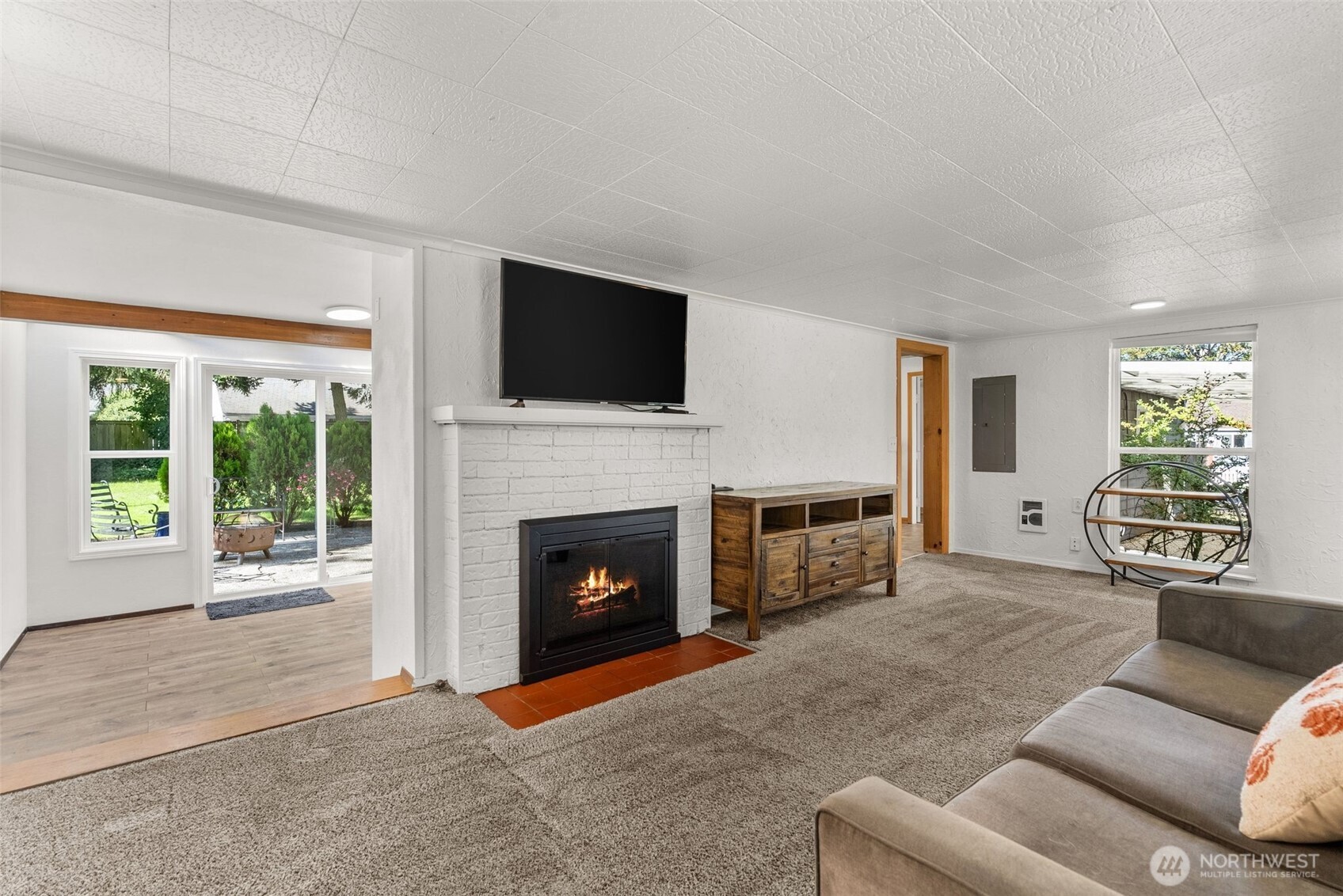10002 Oak Lane Property Photo 6
